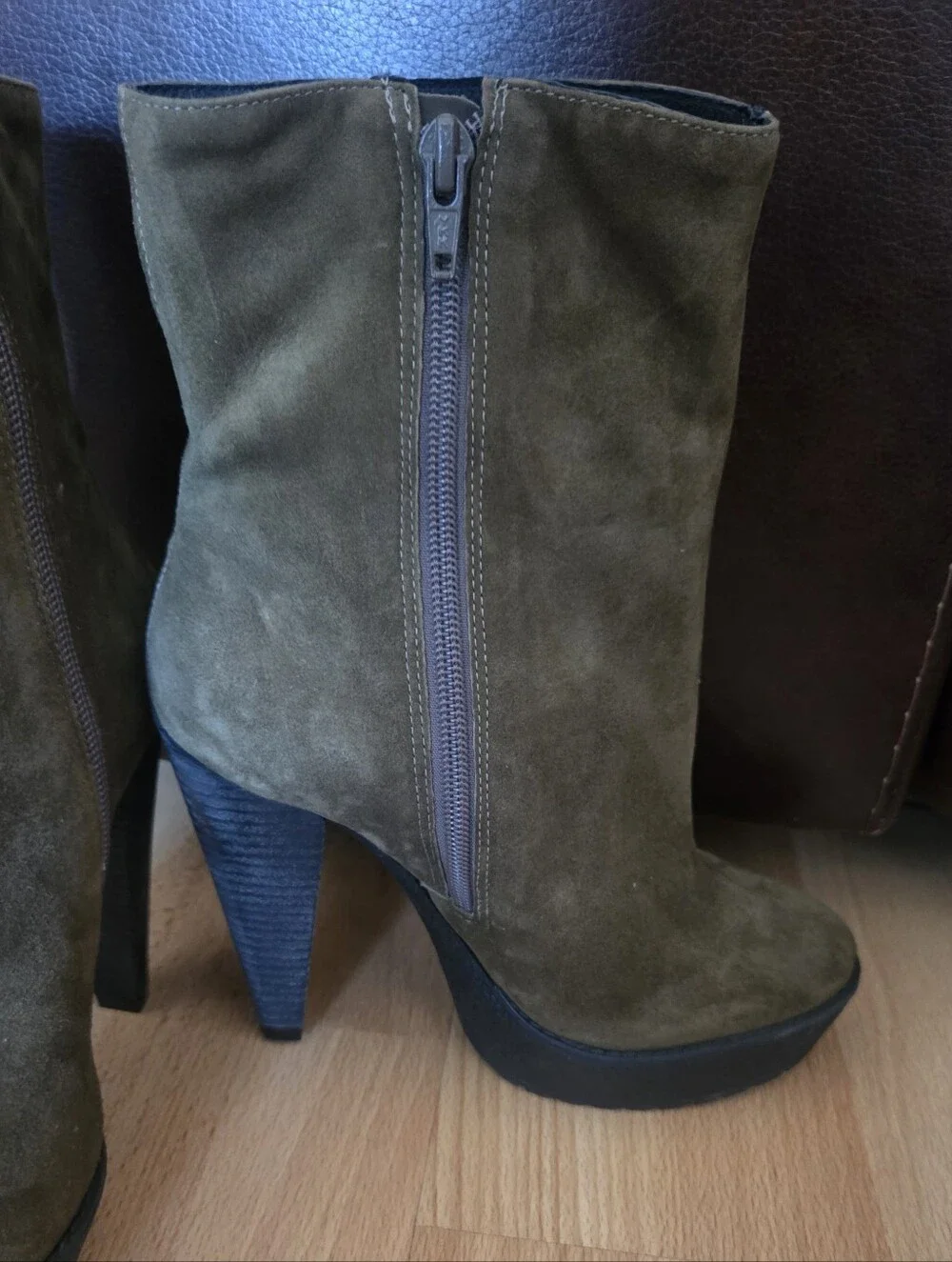 Pour La Victoire Olive Suede Platform Ankle Boots Size 6 Whimsigoth Boho Fall